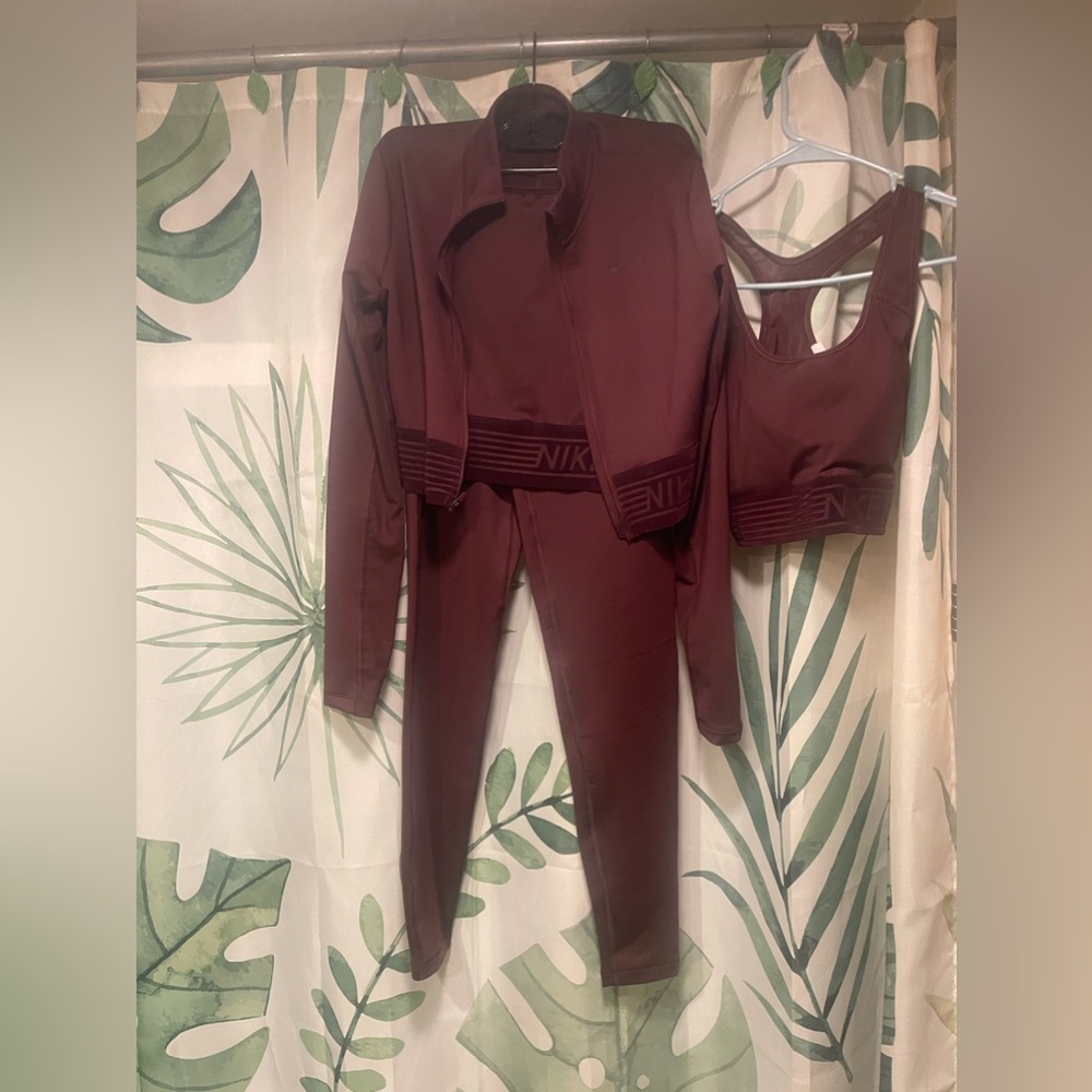 4piece Nike Pro Set